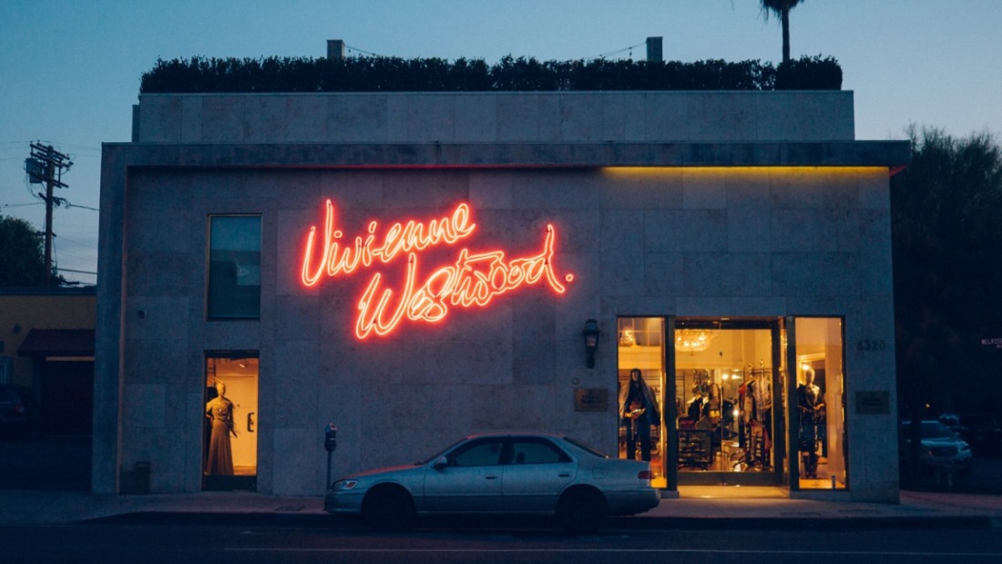 Vivienne’os Westwood parduotuvė Los Andželo Melrouzo aveniu. Jiroe (Matios Rengelio / Unsplash) nuotrauka. Publikuojama pagal CC licenciją